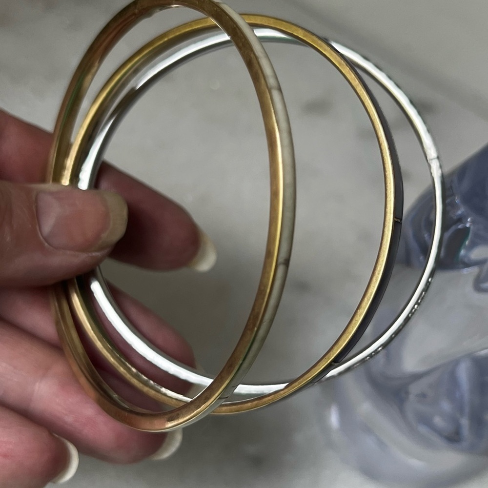 Elegant Multi-Color Bangle Set - Picture 4 of 8